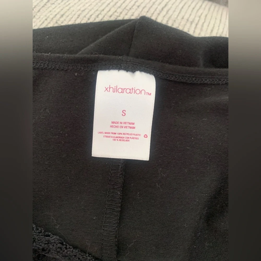 Xhilaration Classic Black Sleeveless Top - Picture 4 of 4